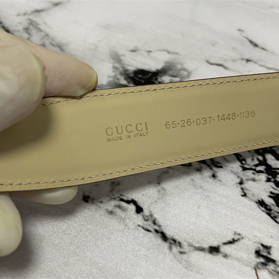 Gucci(グッチ)の 【Gマークゴールド】GUCCI  ベルト　グッチ　ホワイト レディースのファッション小物(ベルト)の商品写真