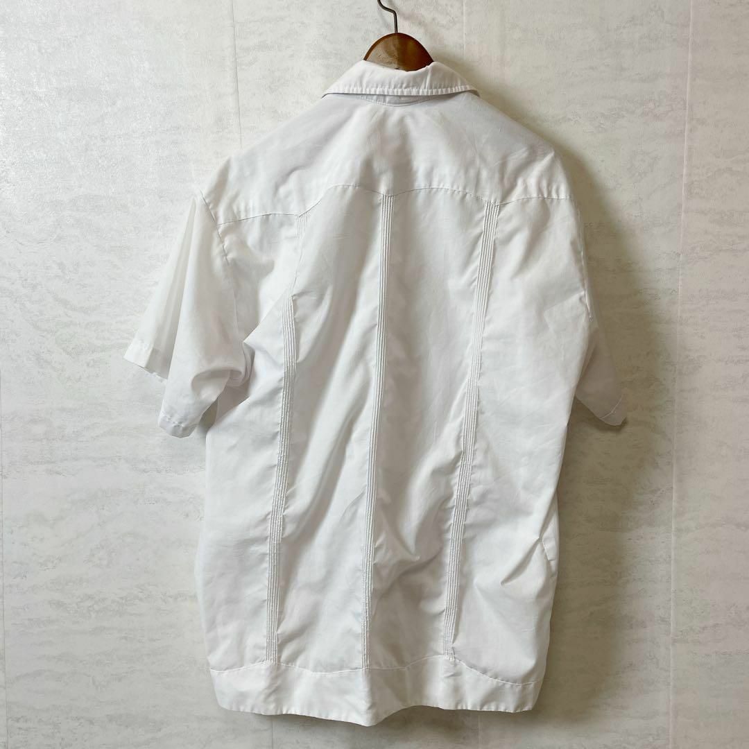 キューバシャツ　サイズＸＬ　白ホワイト　刺繍4ポケットシャツ　半袖シャツ　古着 メンズのトップス(シャツ)の商品写真