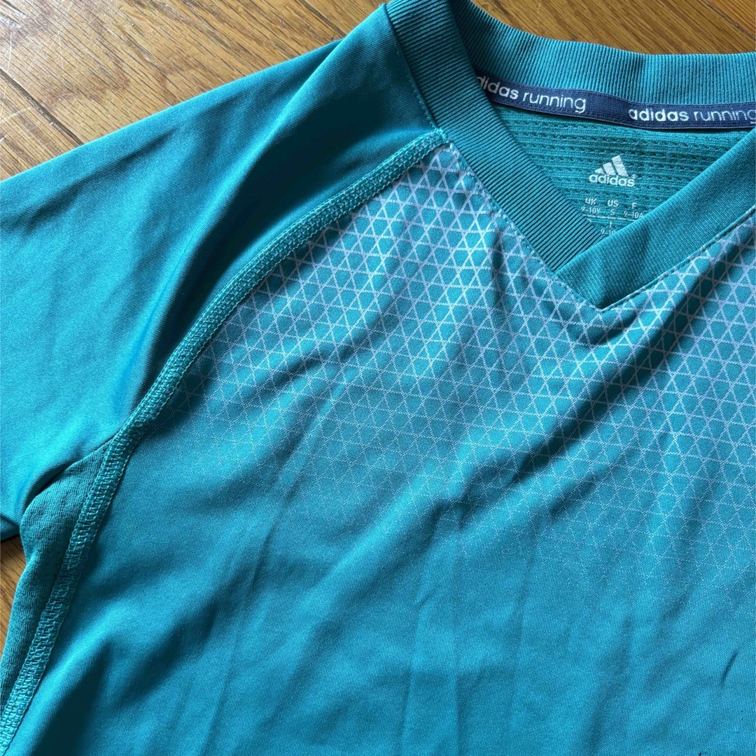 adidas(アディダス)のadidas 半袖シャツ 140 キッズ/ベビー/マタニティのキッズ服男の子用(90cm~)(Tシャツ/カットソー)の商品写真