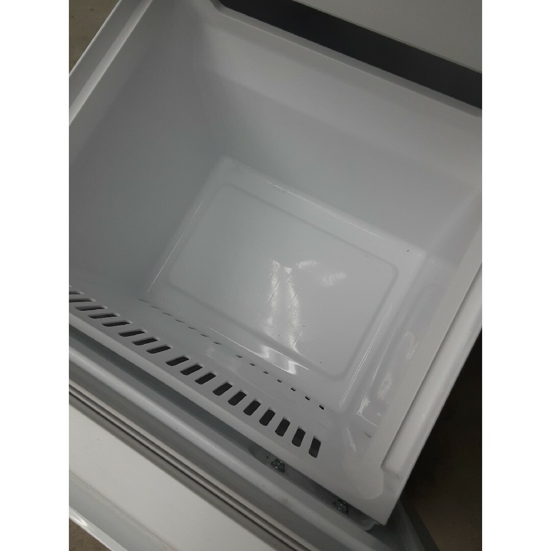 AQUA AQUA(アクアアクア)の2021年美品　AQUA　ファン式冷凍庫100L　冷凍、冷蔵、3温度切り替え付き スマホ/家電/カメラの生活家電(その他)の商品写真