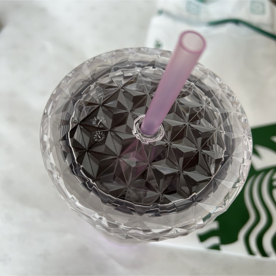 Starbucks(スターバックス)のスターバックス　マレーシア　台湾　ストロー　タンブラー　2024   桜 インテリア/住まい/日用品のキッチン/食器(タンブラー)の商品写真