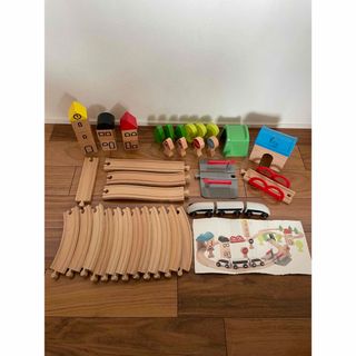 イケア(IKEA)のIKEA  木のレール列車セット　リラブー　LILLABO(鉄道模型)