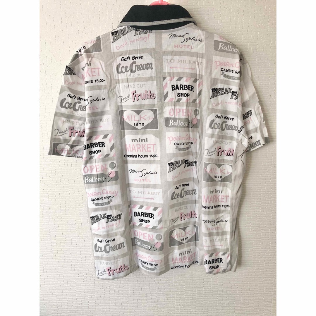 MILKBOY(ミルクボーイ)のmilkboy ミルクボーイ TOWN タウン 看板 ポロシャツ グレー メンズのトップス(ポロシャツ)の商品写真