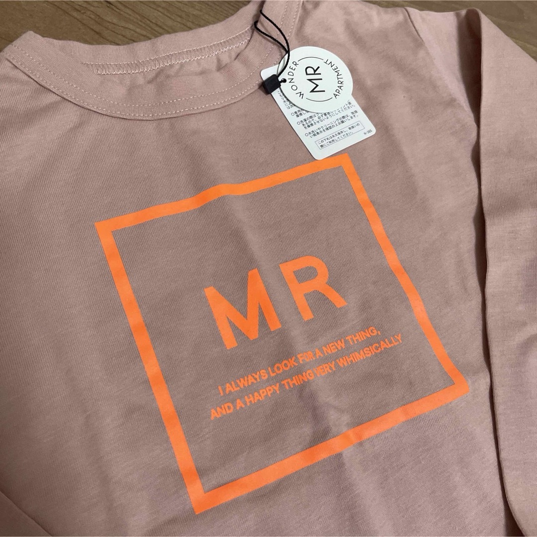 WONDER APARTMENT(ワンダーアパートメント)のワンダーアパートメント　MR  天竺スクエアロゴ　長袖Tシャツ　120 キッズ/ベビー/マタニティのキッズ服女の子用(90cm~)(Tシャツ/カットソー)の商品写真