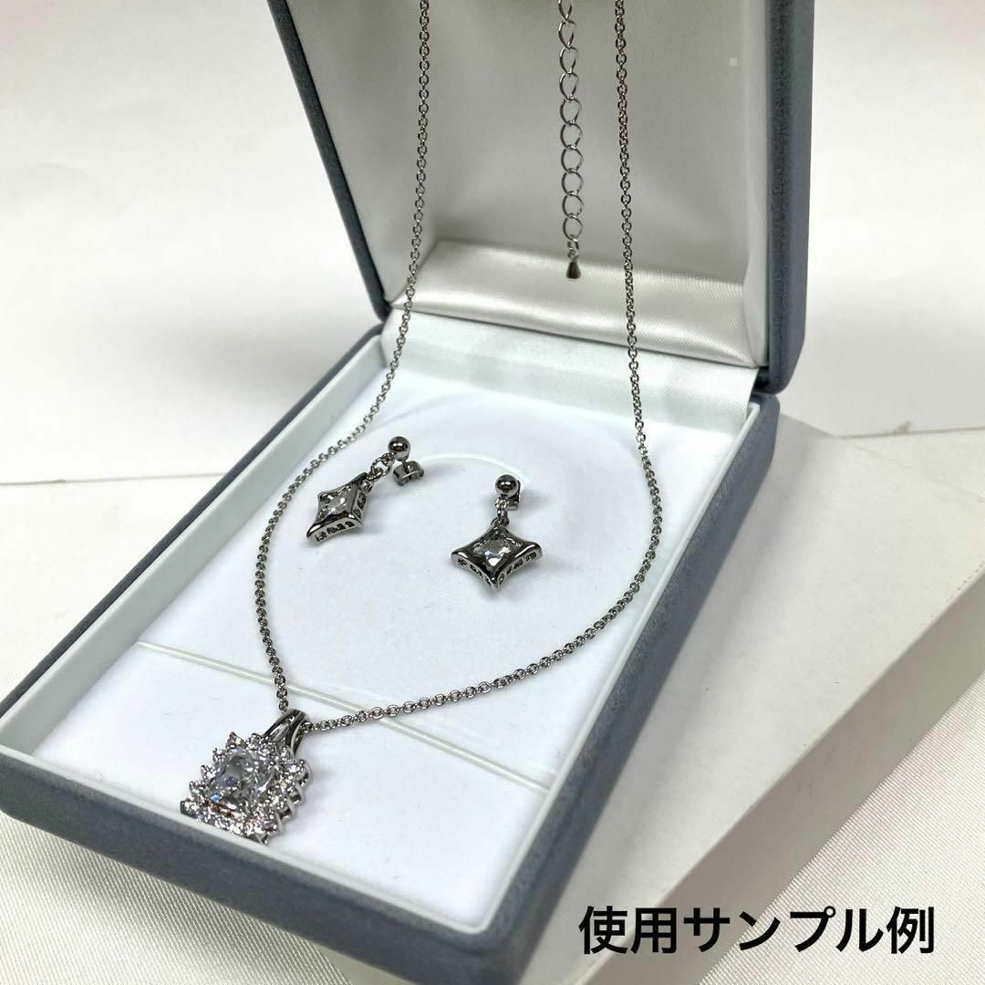 ♦️新品♦️ライトグレージュエリーケースコンパクト　ネックレスとイヤリングケース レディースのアクセサリー(ネックレス)の商品写真