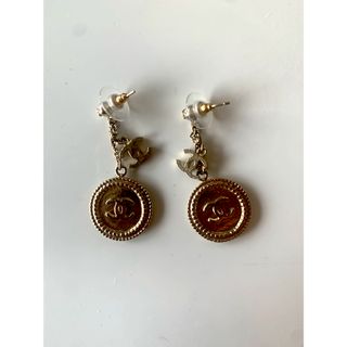 シャネル(CHANEL)のシャネル　ピアス　コイン　ゴールド　レディース(ピアス)