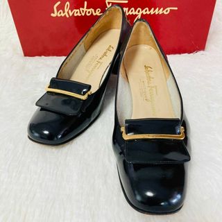 サルヴァトーレフェラガモ(Salvatore Ferragamo)の【美品】Ferragamo　パンプス　ガンチーニ　ナメルレザー　ブラック(ハイヒール/パンプス)