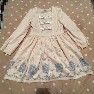 アクシーズファムキッズ(axes femme kids)のaxes femme kids 花柄レース　白リボンワンピース　140㎝(ワンピース)