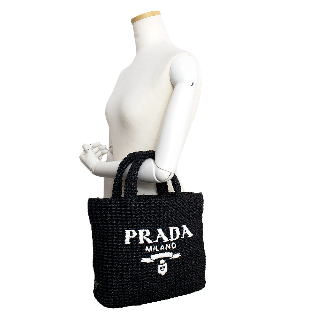 PRADA(プラダ)のプラダ スモール クロシェ トート ハンドバッグ トライアングルロゴ ラフィア ブラック ホワイト 黒 白 シルバー金具 1BG422 箱付 PRADA（新品・未使用品） レディースのバッグ(ハンドバッグ)の商品写真