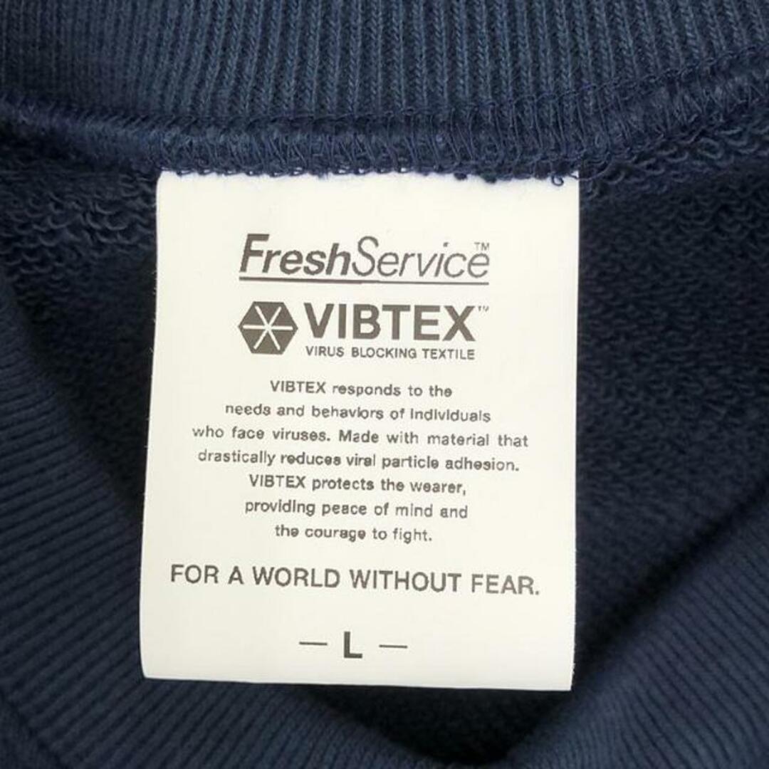 【新品】  FreshService / フレッシュサービス | VIBTEX FOR FRESHSERVICE SWEAT CREW NECK PULLOVER / ロゴ スウェット | L | Navy | メンズ メンズのトップス(スウェット)の商品写真