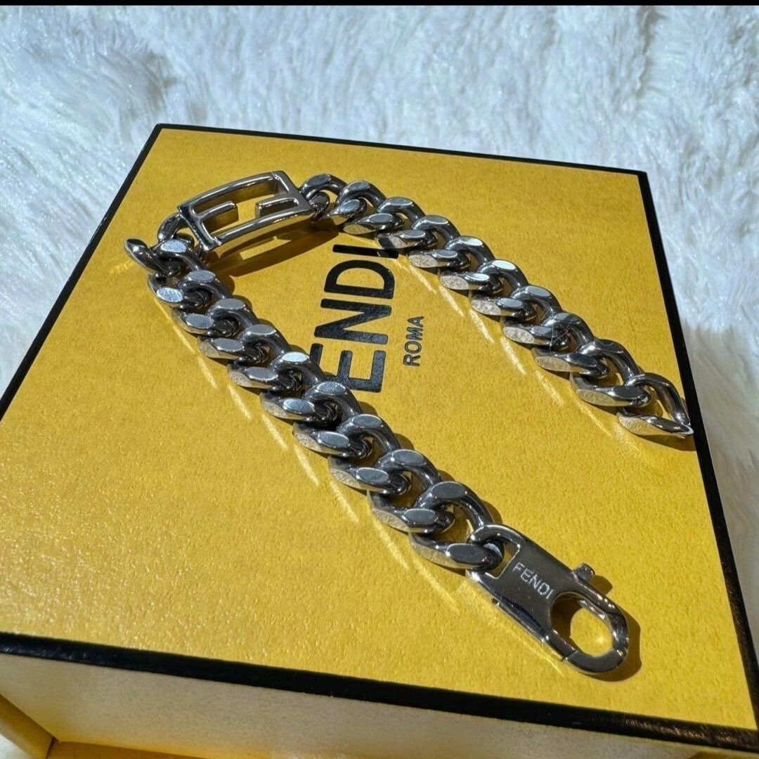 FENDI(フェンディ)のFENDI フェンディ　ブレスレット　ズッカ メンズのアクセサリー(ブレスレット)の商品写真