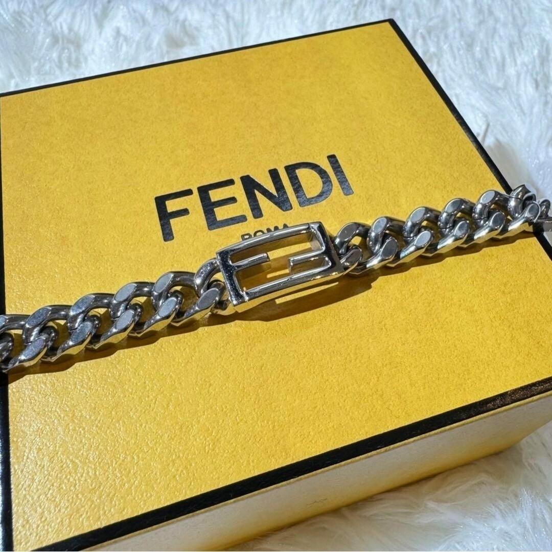 FENDI(フェンディ)のFENDI フェンディ　ブレスレット　ズッカ メンズのアクセサリー(ブレスレット)の商品写真