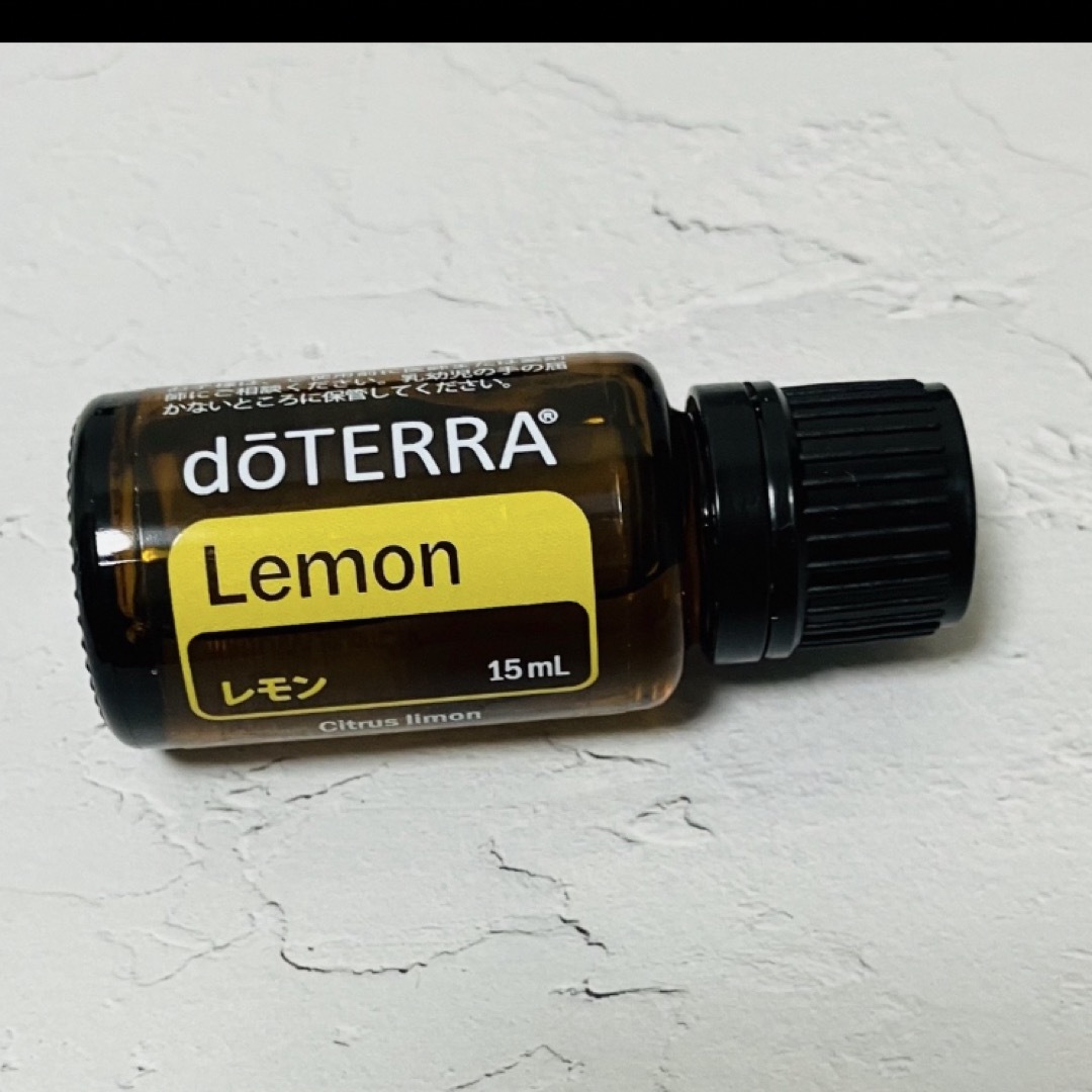 doTERRA(ドテラ)のドテラdoTERAレモン15ml コスメ/美容のリラクゼーション(エッセンシャルオイル（精油）)の商品写真