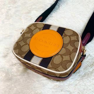 コーチ(COACH)の【未使用級】　コーチ　カメラバッグ　ショルダーバッグ　シグネチャー(ショルダーバッグ)