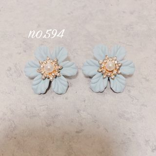 no.594 フラワー ブルー パール ビジュー ピアス、イヤリング(イヤリング)