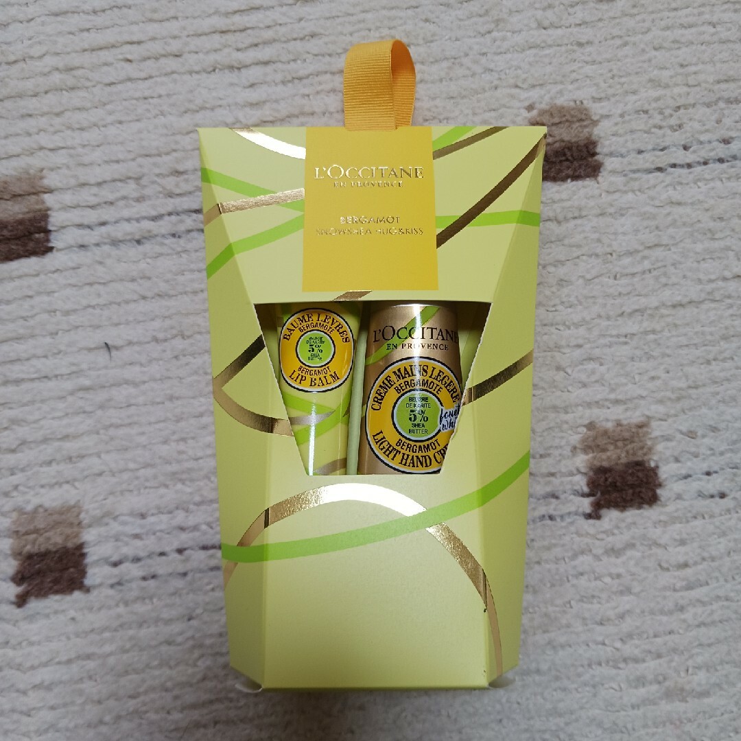 L'OCCITANE(ロクシタン)の新品 ロクシタン テ・アールグレイス スノーシア ハグ&キス コスメ/美容のボディケア(ハンドクリーム)の商品写真