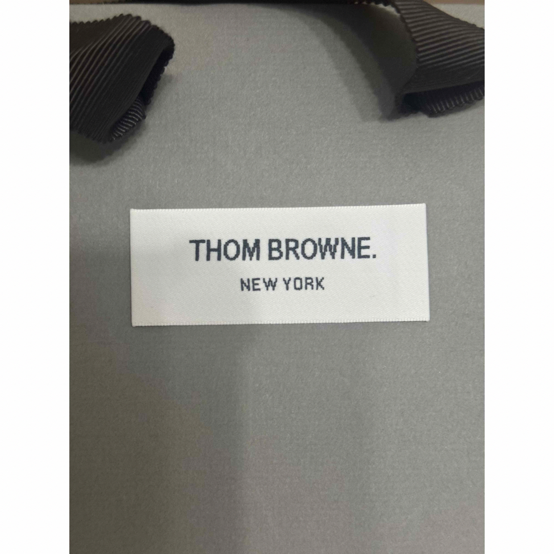 THOM BROWNE(トムブラウン)のトムブラウン 新品未使用 TOM BROWE ショッパー ショップ袋 紙袋 レディースのバッグ(ショップ袋)の商品写真