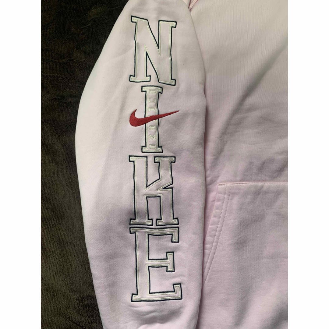 Supreme(シュプリーム)のSupreme Nike Hooded Sweatshirt メンズのトップス(パーカー)の商品写真