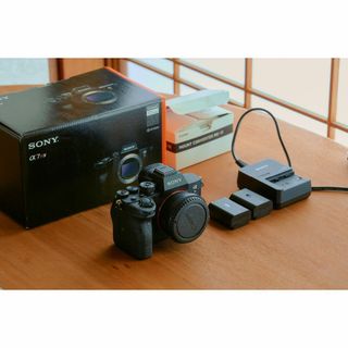 ソニー(SONY)の【美品】SONY α7R IV ILCE-7RM4 ＋MC-11(ミラーレス一眼)