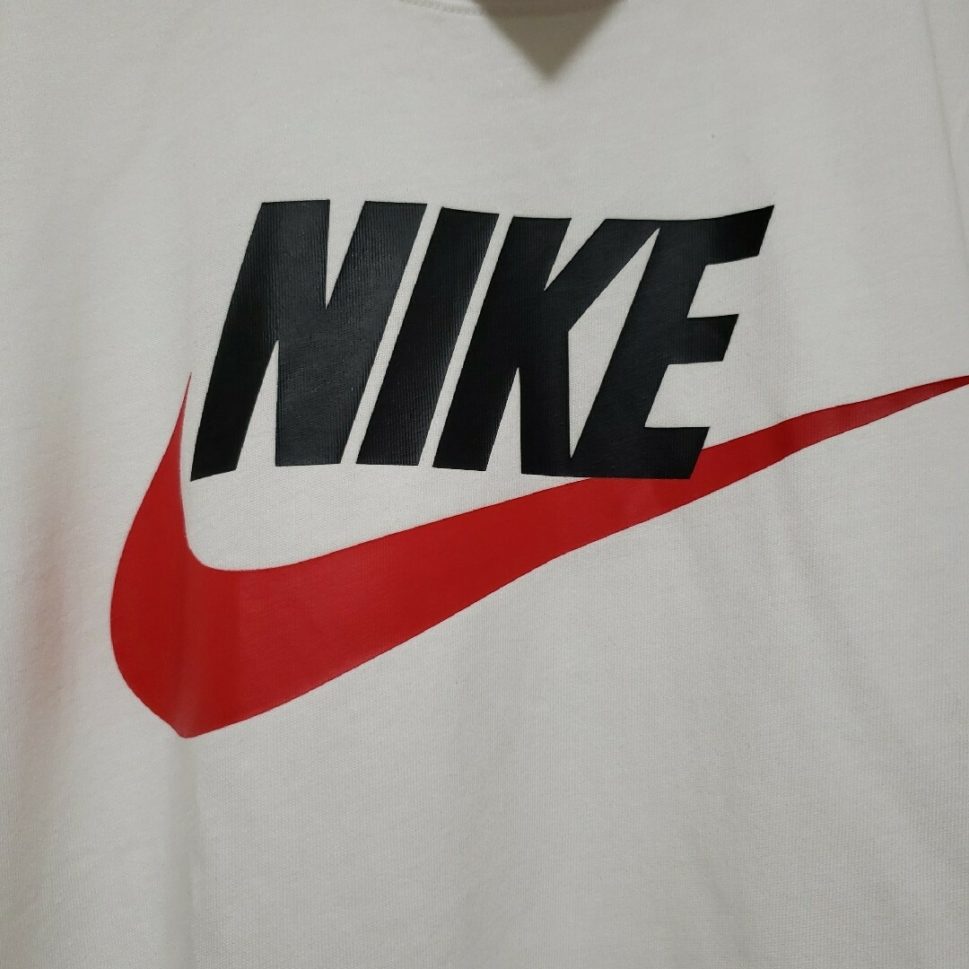 NIKE(ナイキ)の新品　NIKE　半袖　Tシャツ　メンズ　Ｍサイズ　　ホワイト レディースのトップス(カーディガン)の商品写真