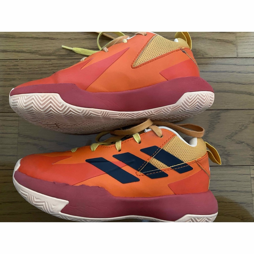 adidas(アディダス)の【19センチ】adidas バスケットシューズ キッズ/ベビー/マタニティのキッズ靴/シューズ(15cm~)(スニーカー)の商品写真