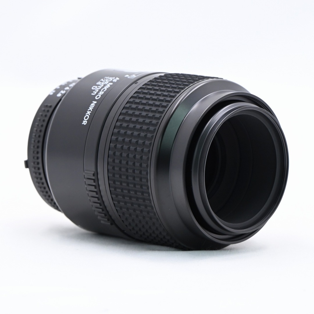 Nikon AF MICRO NIKKOR 105mm F2.8D Nikon AF MICRO NIKKOR 105mm F2.8D