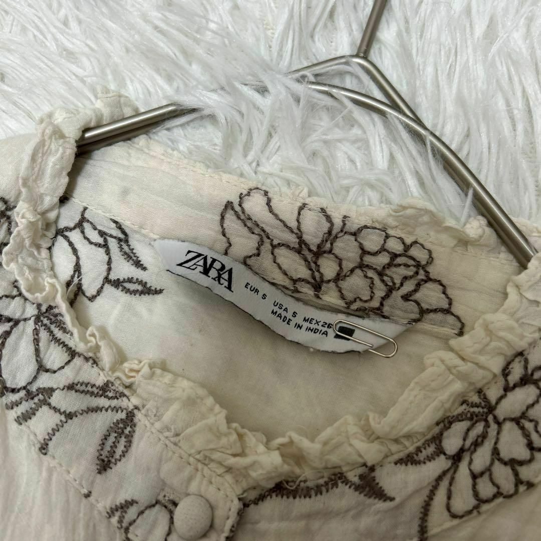 ZARA(ザラ)のZARA ザラ コットン100％総柄刺繍シャツブラウス レディースのトップス(シャツ/ブラウス(長袖/七分))の商品写真