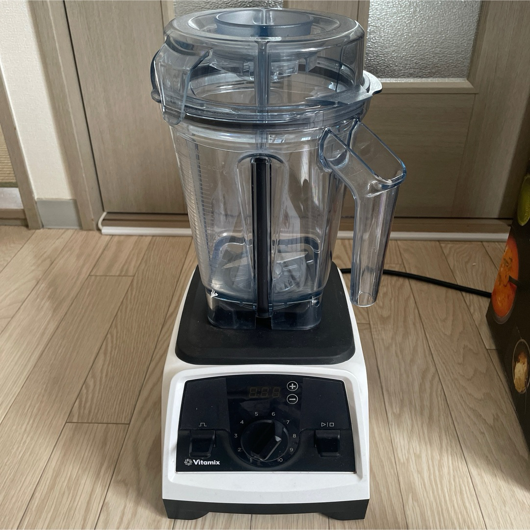 Vitamix(バイタミックス)のVitamix V1200i ホワイト　バイタミックス スマホ/家電/カメラの調理家電(ジューサー/ミキサー)の商品写真