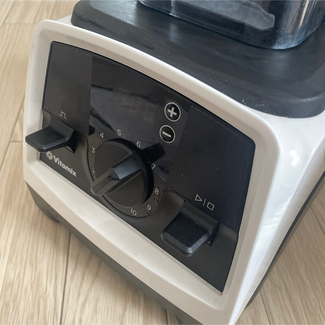 Vitamix(バイタミックス)のVitamix V1200i ホワイト　バイタミックス スマホ/家電/カメラの調理家電(ジューサー/ミキサー)の商品写真