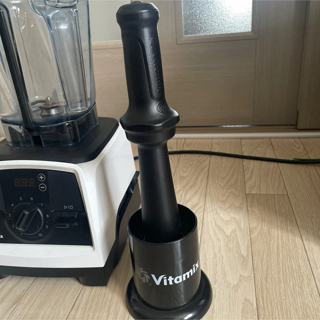 Vitamix(バイタミックス)のVitamix V1200i ホワイト　バイタミックス スマホ/家電/カメラの調理家電(ジューサー/ミキサー)の商品写真