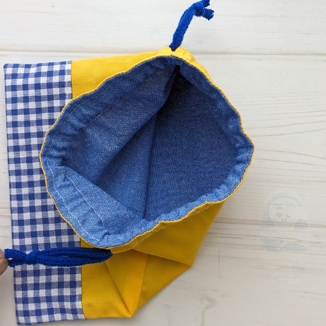 コップ袋　巾着袋　イエロー・ブルー ハンドメイドのキッズ/ベビー(外出用品)の商品写真