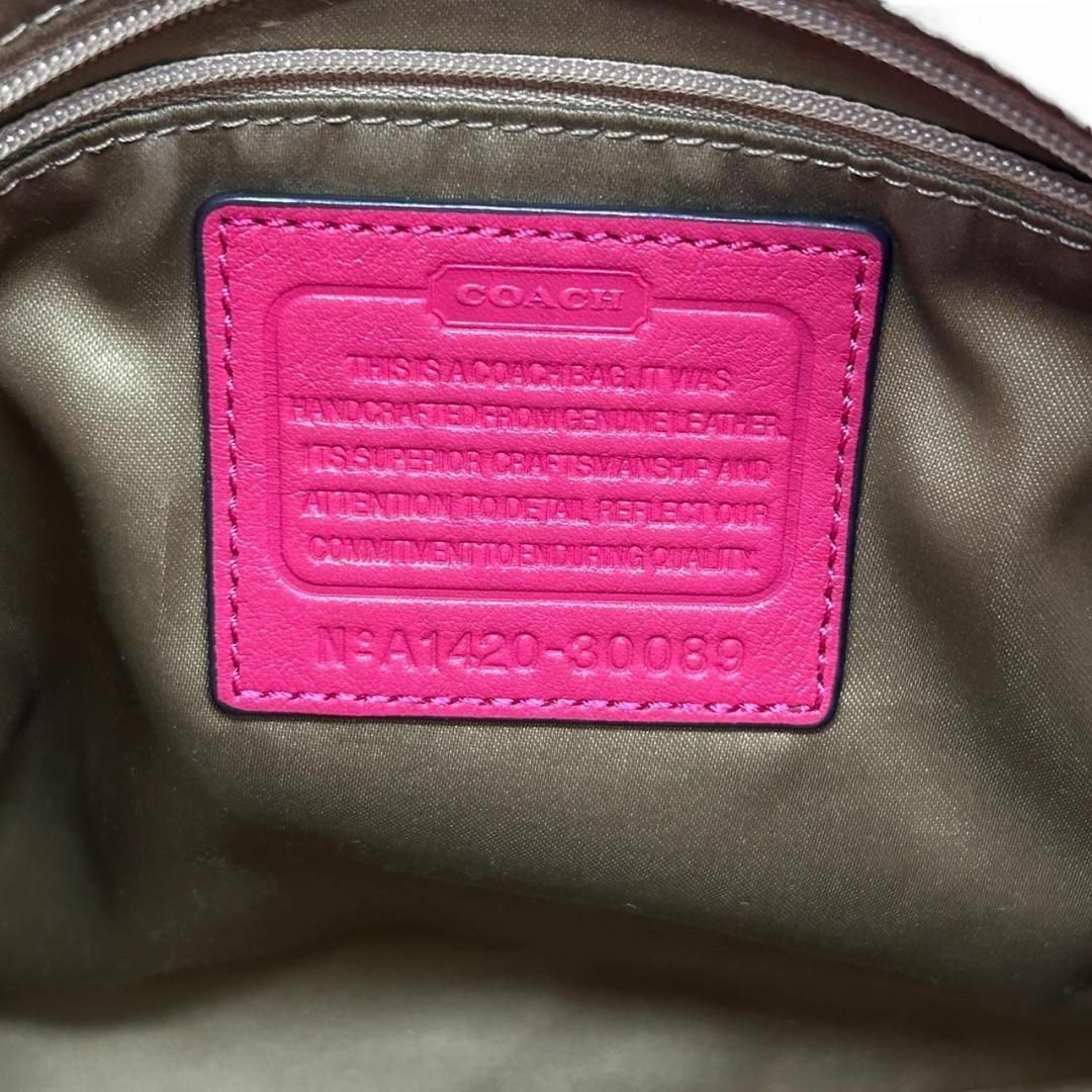 COACH(コーチ)のCOACH コーチ トートバッグ　大容量　S82 ピンク　レザー　本革　肩掛け可 レディースのバッグ(トートバッグ)の商品写真