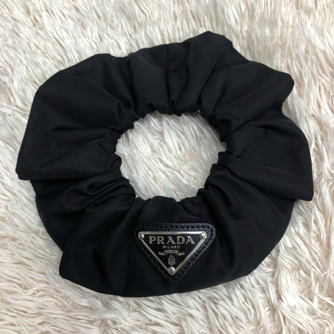 ☆未使用品☆PRADA プラダ Re-Nylon シュシュ トライアングルロゴ ☆未使用品☆PRADA プラダ Re-Nylon シュシュ トライアングルロゴ