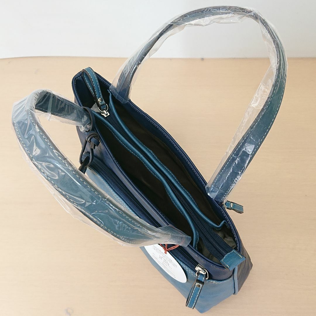 新品 ピエモンテルッソ 4154 CURVE ハンドバッグ ネィヴィ レディースのバッグ(ハンドバッグ)の商品写真