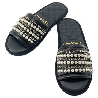 シャネル(CHANEL)のシャネル サンダル パールチェーン フラット ココマーク レザー レディースサイズXS G36005 CHANEL 靴 黒(サンダル)