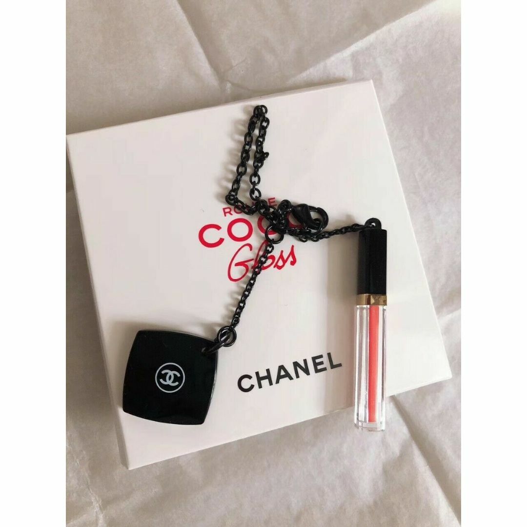 CHANEL(シャネル)の❣️シャネル❣️ リュージュココ　グロス＋スモールミラー　チャーム　非売品 レディースのアクセサリー(チャーム)の商品写真