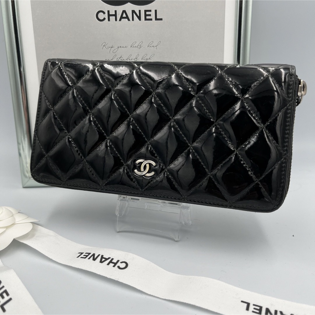 CHANEL(シャネル)のCHANEL シャネル マトラッセ ラウンドファスナー パテントブラック長財布 レディースのファッション小物(財布)の商品写真