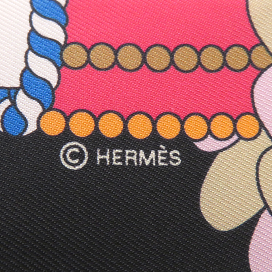 Hermes(エルメス)のエルメス HERMES スカーフ ツイリー シルク ブラック×ホワイト×ブルー 【La Patisserie Francaise charm/パティスリーフランセーズチャーム】  【箱】【中古】 レディースのファッション小物(バンダナ/スカーフ)の商品写真