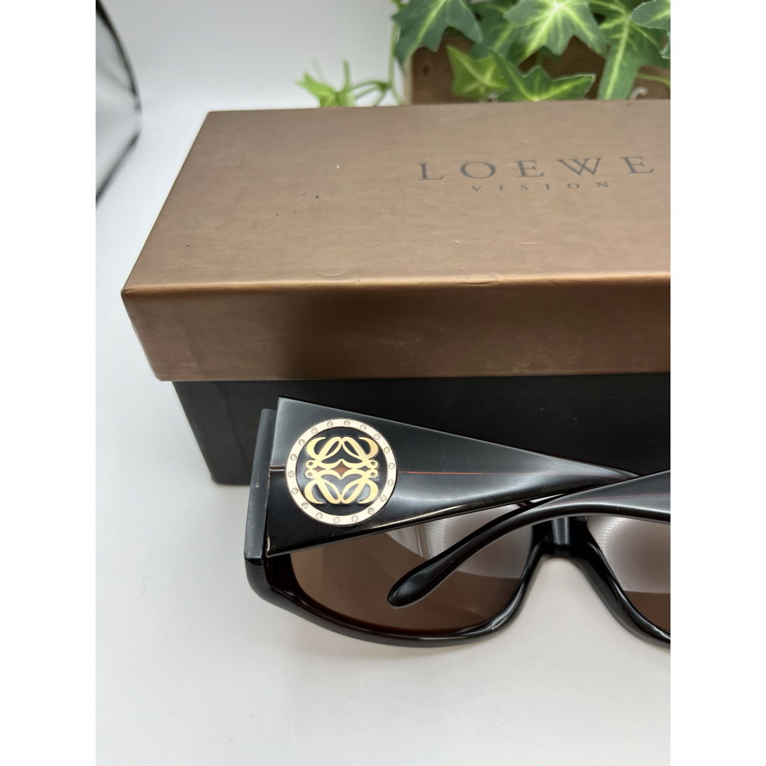 LOEWE(ロエベ)の【美品】LOEWE ロエベ サングラス ストーンロゴ レディースのファッション小物(サングラス/メガネ)の商品写真