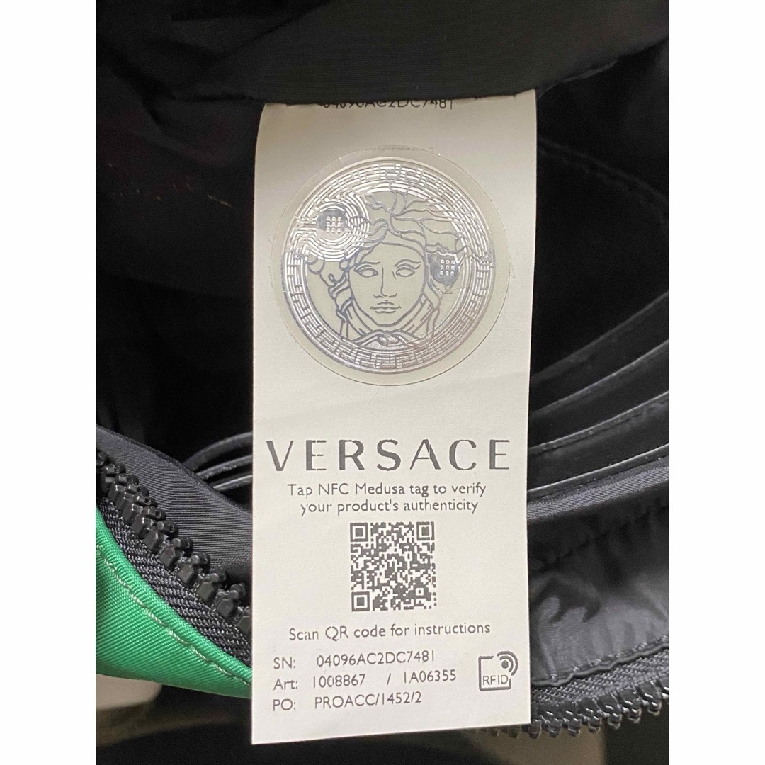 VERSACE(ヴェルサーチ)のVERSACE⭐︎メデューサ　ショルダーバッグ メンズのバッグ(ショルダーバッグ)の商品写真