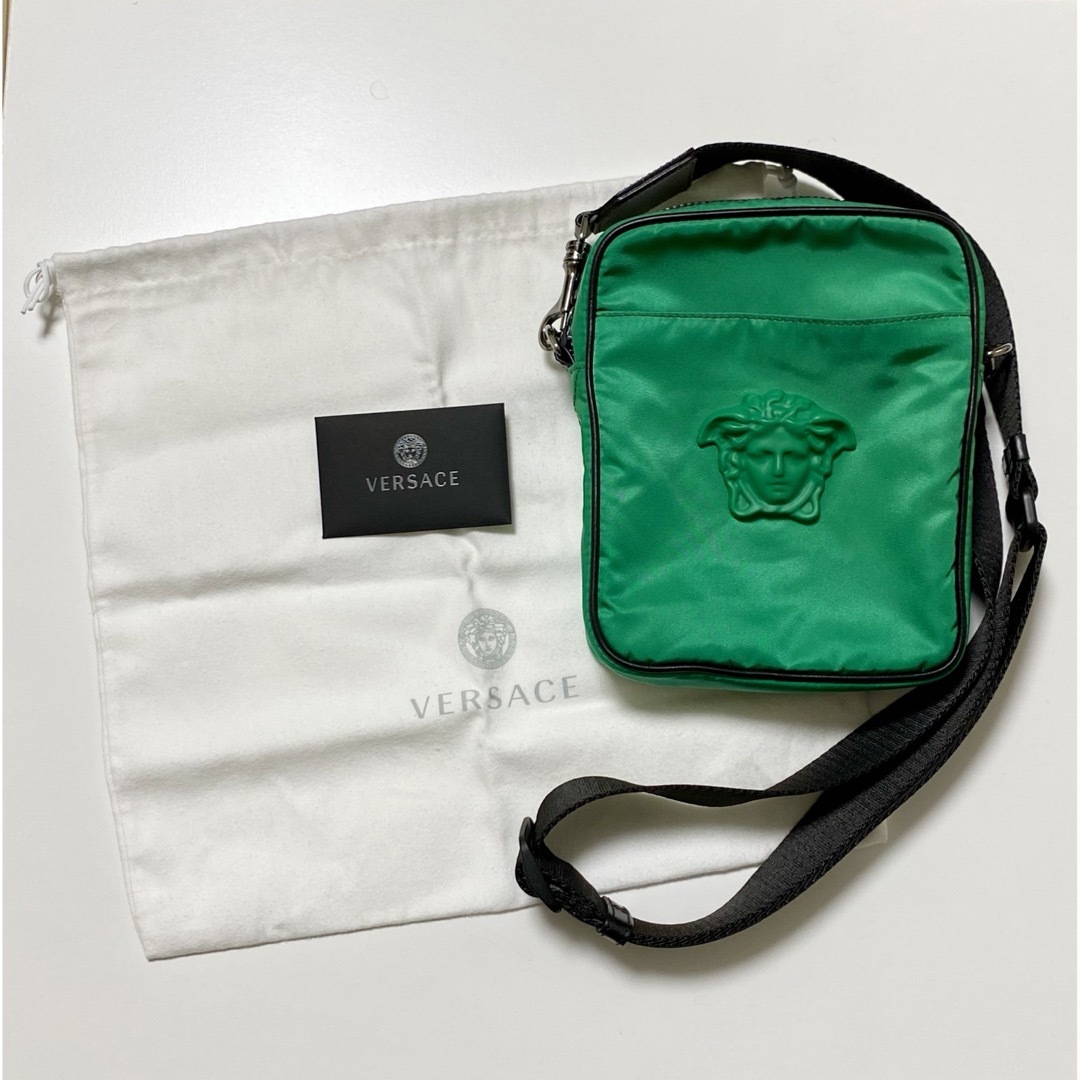 VERSACE(ヴェルサーチ)のVERSACE⭐︎メデューサ　ショルダーバッグ メンズのバッグ(ショルダーバッグ)の商品写真