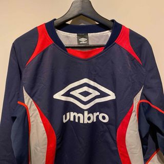 UMBRO - UMBRO ピステ 刺繍 プルオーバー　アンブロ　ピステ　 M