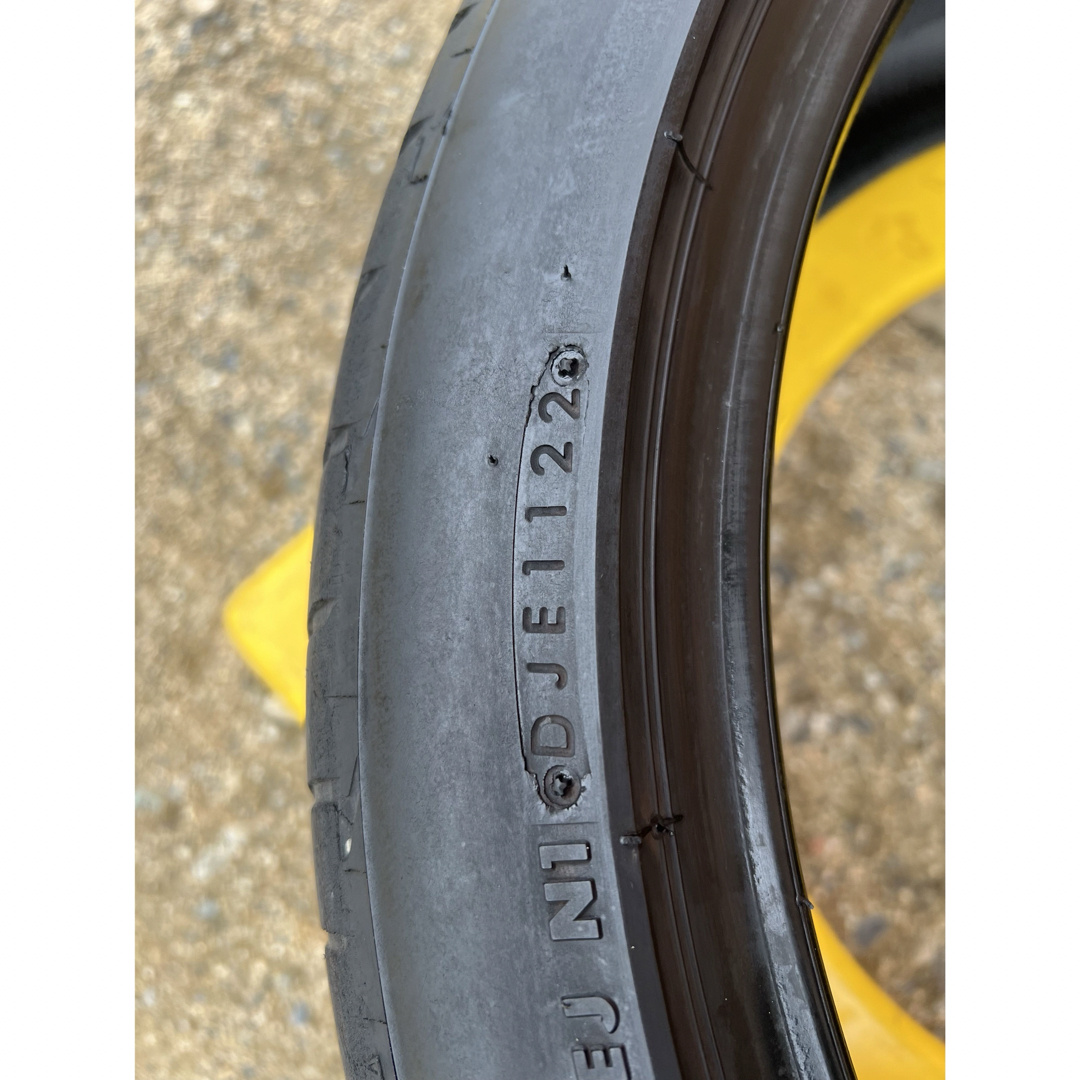 BRIDGESTONE(ブリヂストン)の国産　2023年製　235/40R19 2本　マークX レクサス　IS  自動車/バイクの自動車(タイヤ)の商品写真