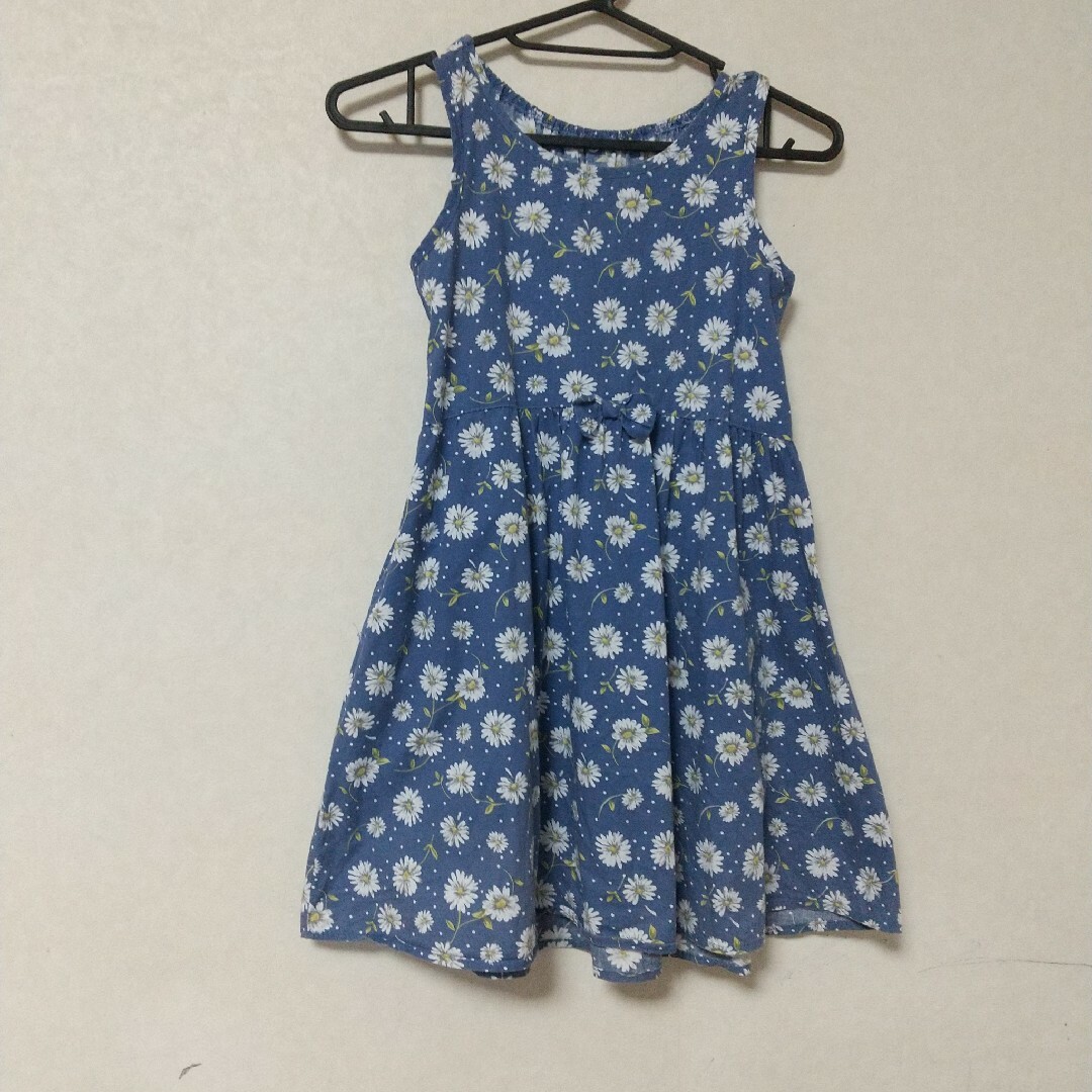 キッズ　ノースリーブ　ワンピース　120　花柄 キッズ/ベビー/マタニティのキッズ服女の子用(90cm~)(ワンピース)の商品写真