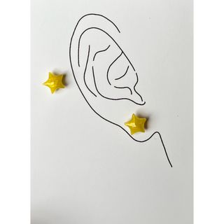 ハンドメイド　星のピアス　黄色(ピアス)