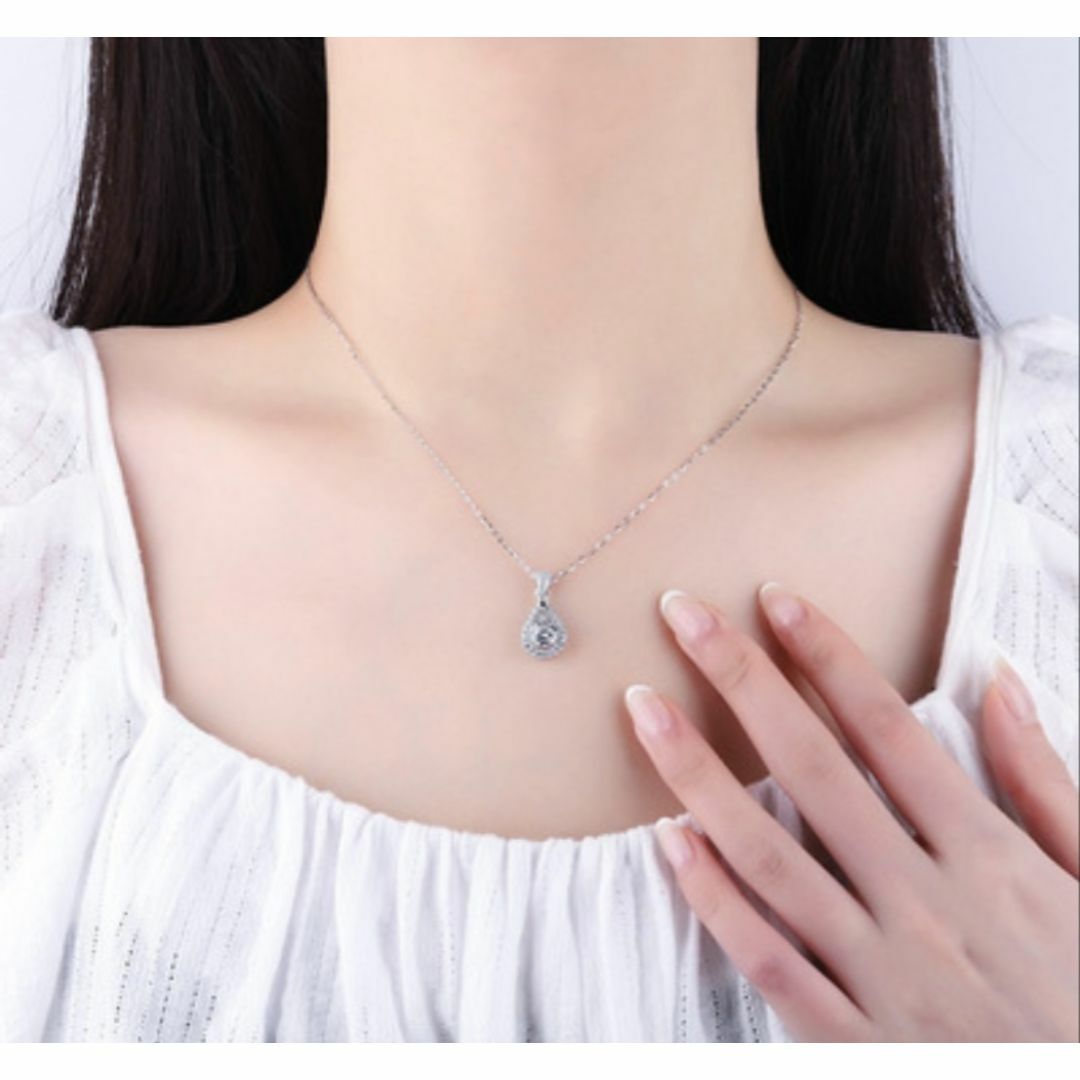 モアサナイト 1CT ネックレス ドロップ　プラチナ 18K レディースのアクセサリー(ネックレス)の商品写真