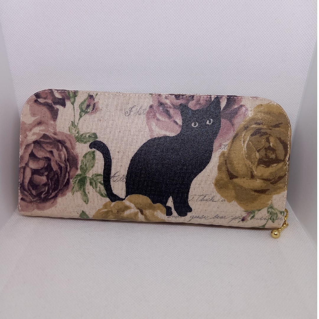 ラウンドファスナー長財布　黒猫 ハンドメイドのファッション小物(財布)の商品写真