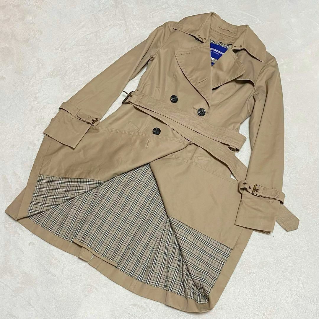 BURBERRY BLUE LABEL(バーバリーブルーレーベル)のバーバリーブルーレーベル　トレンチコート　ベージュ　36（S相当）　裏チェック柄 メンズのジャケット/アウター(トレンチコート)の商品写真