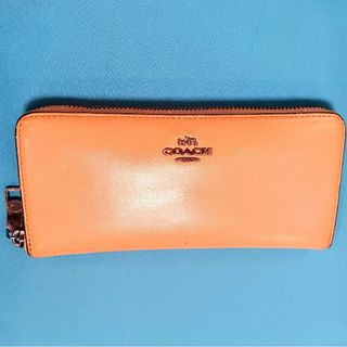 コーチ(COACH)のcoach (コーチ) 長財布　ベージュの色が大変上品で高級な雰囲気を醸し出しま(財布)