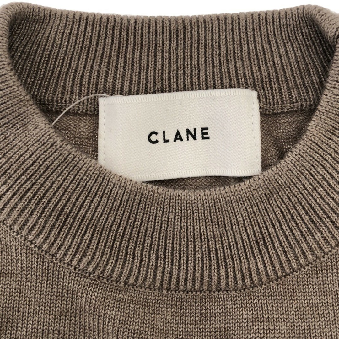 CLANE(クラネ)のCLANE クラネ 21AW BACK FRILL KNIT TOPS バックフリルニットトップス 19106-1301 ブラウン系 1 レディースのトップス(ニット/セーター)の商品写真